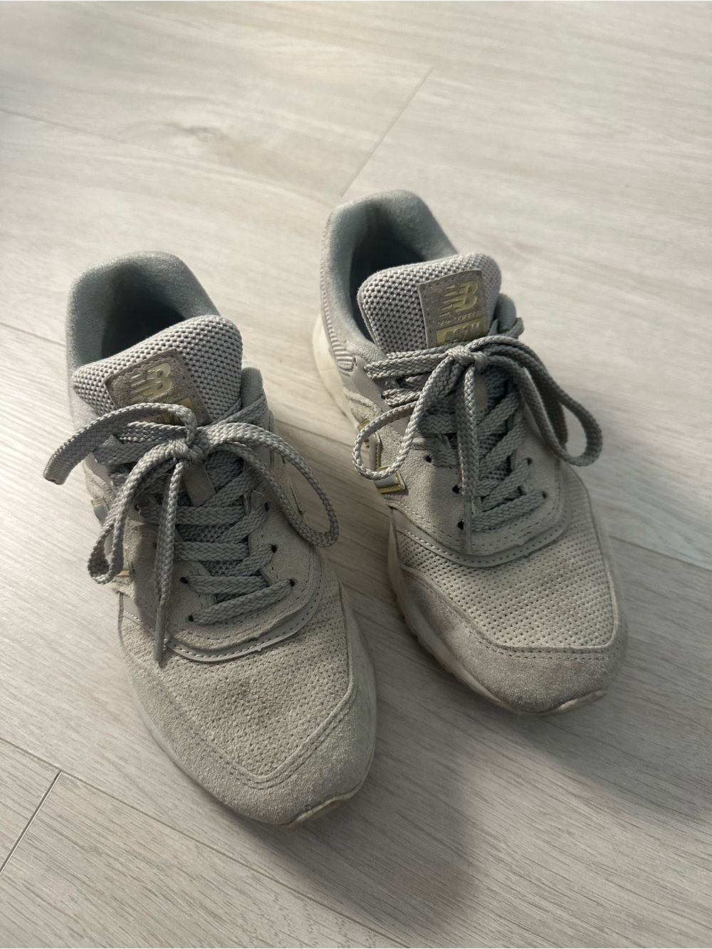 NEW BALANCE | Women's Grey Lace-Up Sneakers